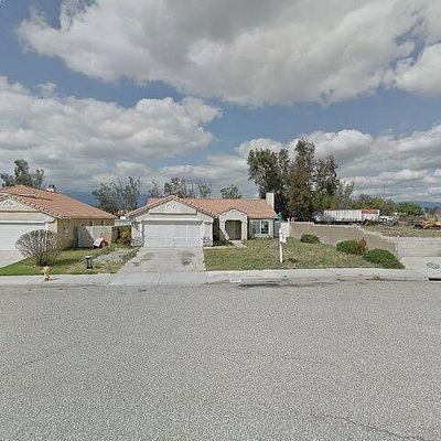 15380 Yew Ct, Fontana, CA 92335