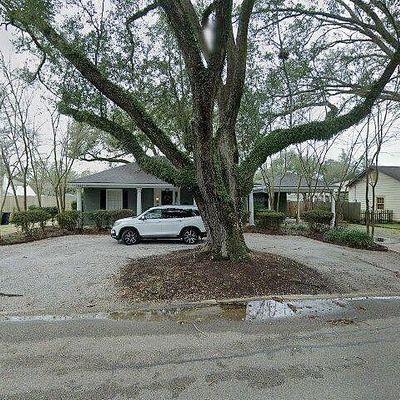 1544 Country Club Dr, Baton Rouge, LA 70808