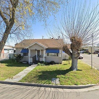 155 N Bryan Ave, Oakdale, CA 95361