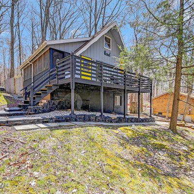 156 Owassa Dr, Pocono Lake, PA 18347