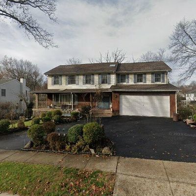 156 River Rd, New Milford, NJ 07646