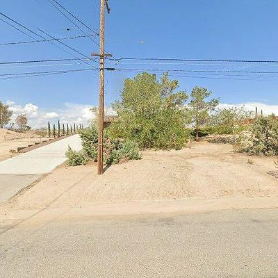 15605 Topango Rd, Victorville, CA 92394