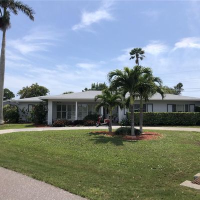 15816 2 Nd St E, Redington Beach, FL 33708