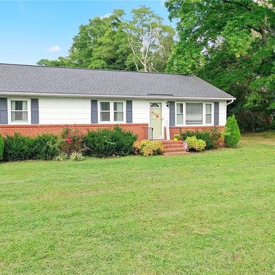 16 Pine St, Warsaw, VA 22572