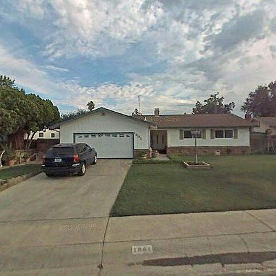 1601 W La Vida Ave, Visalia, CA 93277