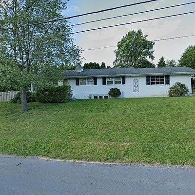 1615 Crestlyn Rd, York, PA 17403