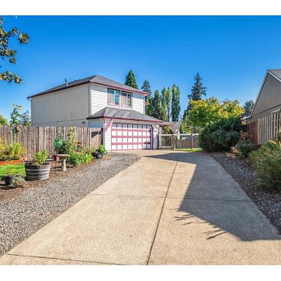 1616 E Lilly Ct, Newberg, OR 97132