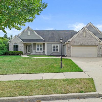 1649 Hunter Rd, Waukesha, WI 53189