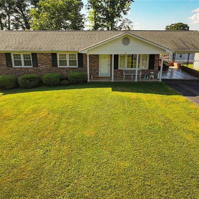 165 Noonkester Dr, Mount Airy, NC 27030