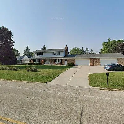 1650 E Broadway, Waukesha, WI 53186