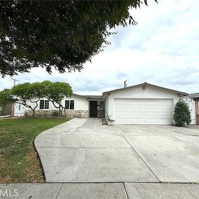 1677 W Chateau Pl, Anaheim, CA 92802