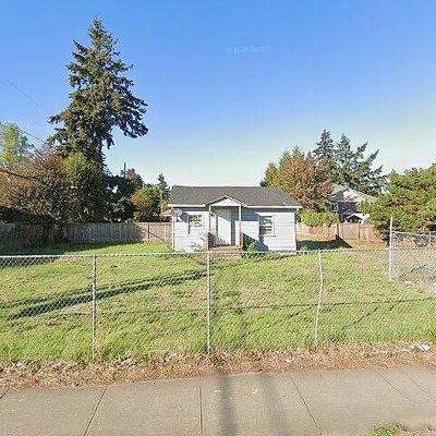 16801 Se Stark St, Portland, OR 97233