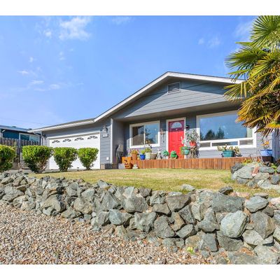 1694 Lincoln St, North Bend, OR 97459