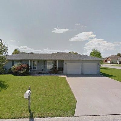 145 Illini Trl, Virden, IL 62690