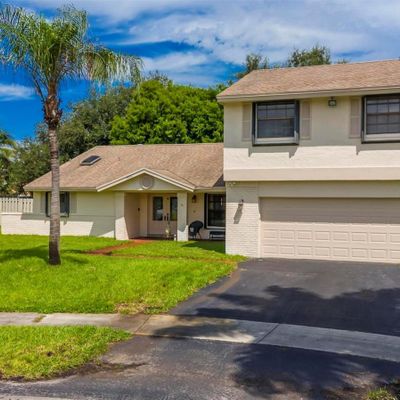 14561 Fairfax Pl, Davie, FL 33325