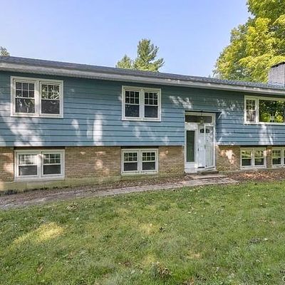 147 Old Newtown Rd, Monroe, CT 06468