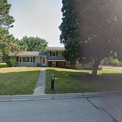 149 Woodview Ln, Green Bay, WI 54301