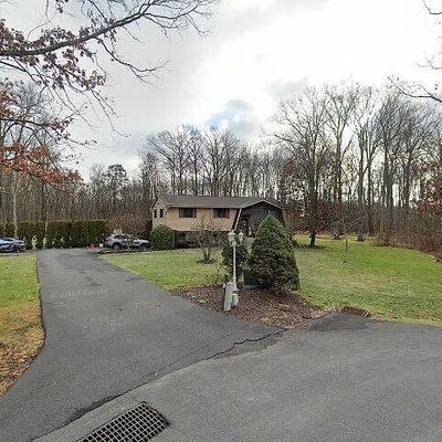 15 Circle Dr, Wyoming, PA 18644