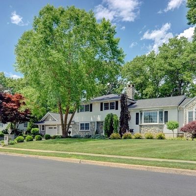 15 Leslie Dr, Wayne, NJ 07470