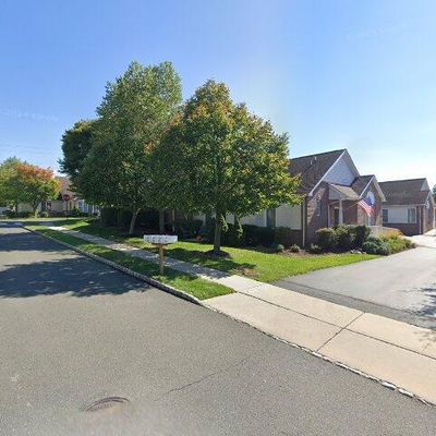 15 Suzanne Dr, Flemington, NJ 08822