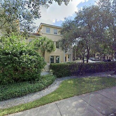 150 Jacaranda Country Club Dr #202, Plantation, FL 33324