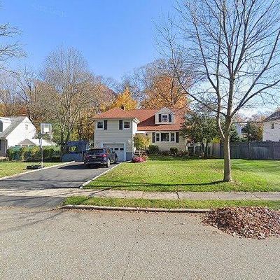 150 Village Cir E, Paramus, NJ 07652