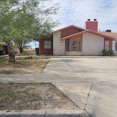 1517 Greg Powers Drive, El Paso, TX 79936