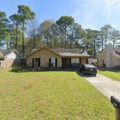 152 S Robinhood Dr, Savannah, GA 31406