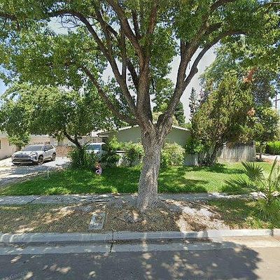 1806 W Fountain Way, Fresno, CA 93705