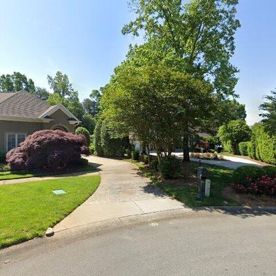 18402 Peninsula Cove Ln, Cornelius, NC 28031