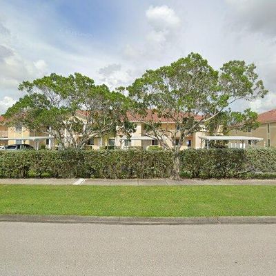 188 Furse Lakes Cir #7, Naples, FL 34104