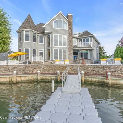 19 Captains Ct, Manasquan, NJ 08736