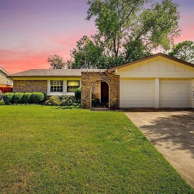 1904 Knoxville Dr, Bedford, TX 76022