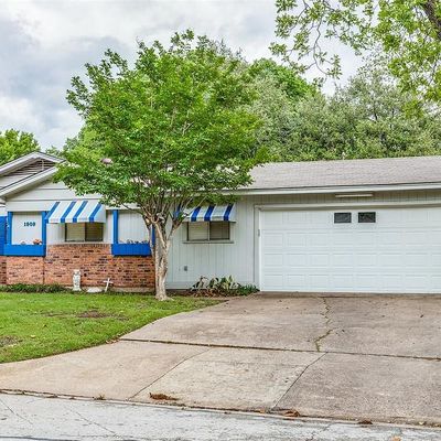 1909 Easy St, Arlington, TX 76013