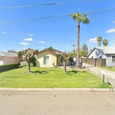 1911 W 4 Th St, Madera, CA 93637