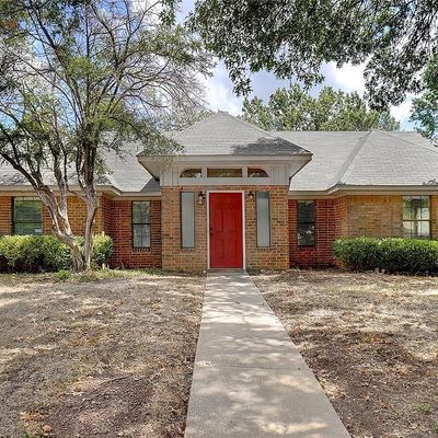 1916 N Lake Trl, Denton, TX 76201