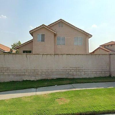 1988 W Sunnyview Dr, Rialto, CA 92377