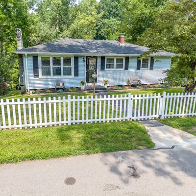 2 Arrowhead Dr, Ledyard, CT 06339