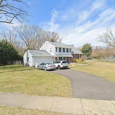 2 Evans Ln, Cherry Hill, NJ 08003