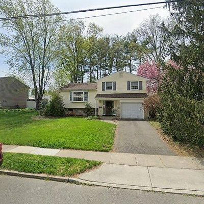 2 Flintstone Dr, Marlton, NJ 08053