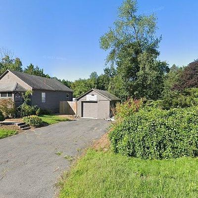 17 Bates St, Mendon, MA 01756