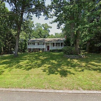 17 Candlestick Ln, Upper Saddle River, NJ 07458