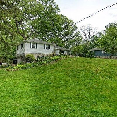 17 Cobblestone Dr, Paoli, PA 19301