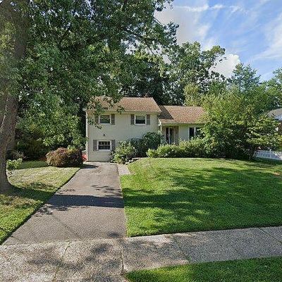 17 Devon Ct, Haddonfield, NJ 08033