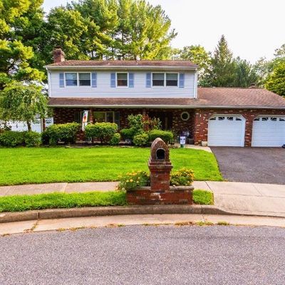 17 Ridgewood Ave, Monroe Township, NJ 08831