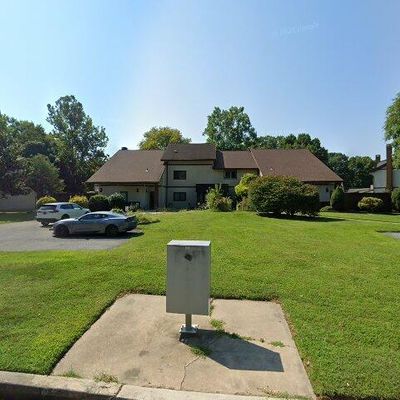 17 Village Dr, Smyrna, DE 19977