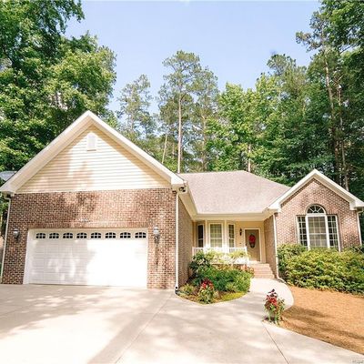 1709 Chateau Cir, Sanford, NC 27332