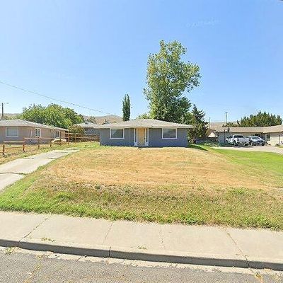 1713 Highland Dr, Prosser, WA 99350