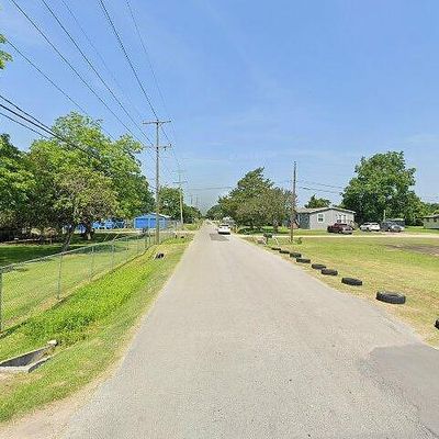 1741 Sawmill Rd, Dayton, TX 77535