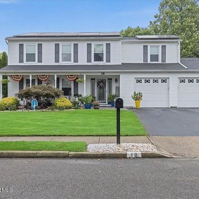 18 Briartwist Ln, Howell, NJ 07731